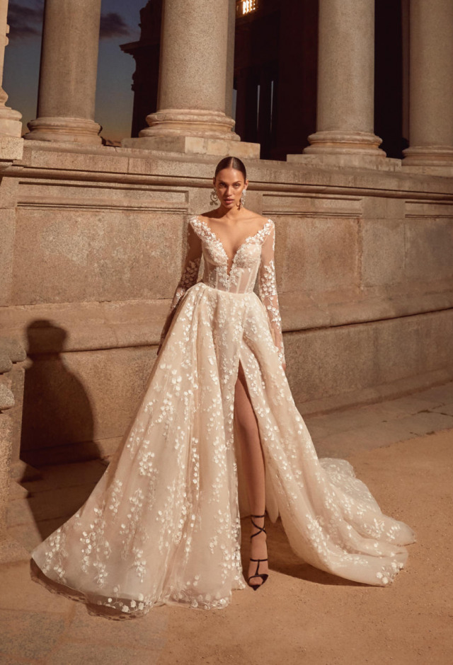 Gorgeous Long Flowy Lace Dresses Trends  Berta wedding dress, Fitted  wedding gown, Wedding dress long sleeve